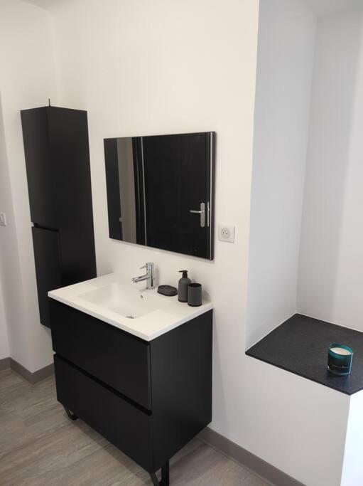 Maison De Village Avec Exterieur Apartment Lambesc
